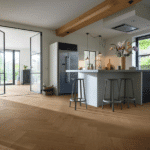 Sol en bois Lindura bâton rompu - Chêne classique brun argile 20233 – Image 2