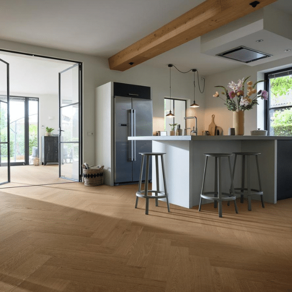 Sol en bois Lindura bâton rompu - Chêne classique brun argile 20233 – Image 2
